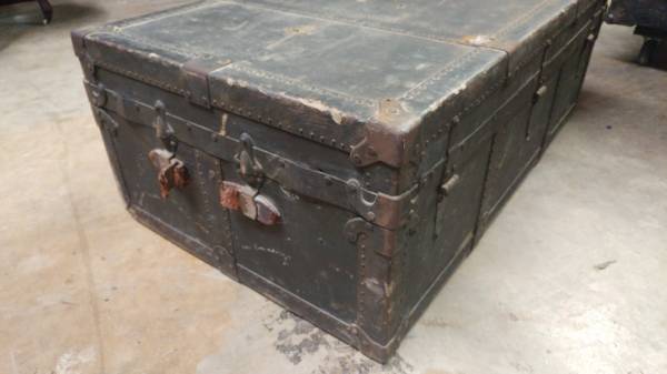 Very Nice Older Travel Trunk Small and well made - Long Valley Traders