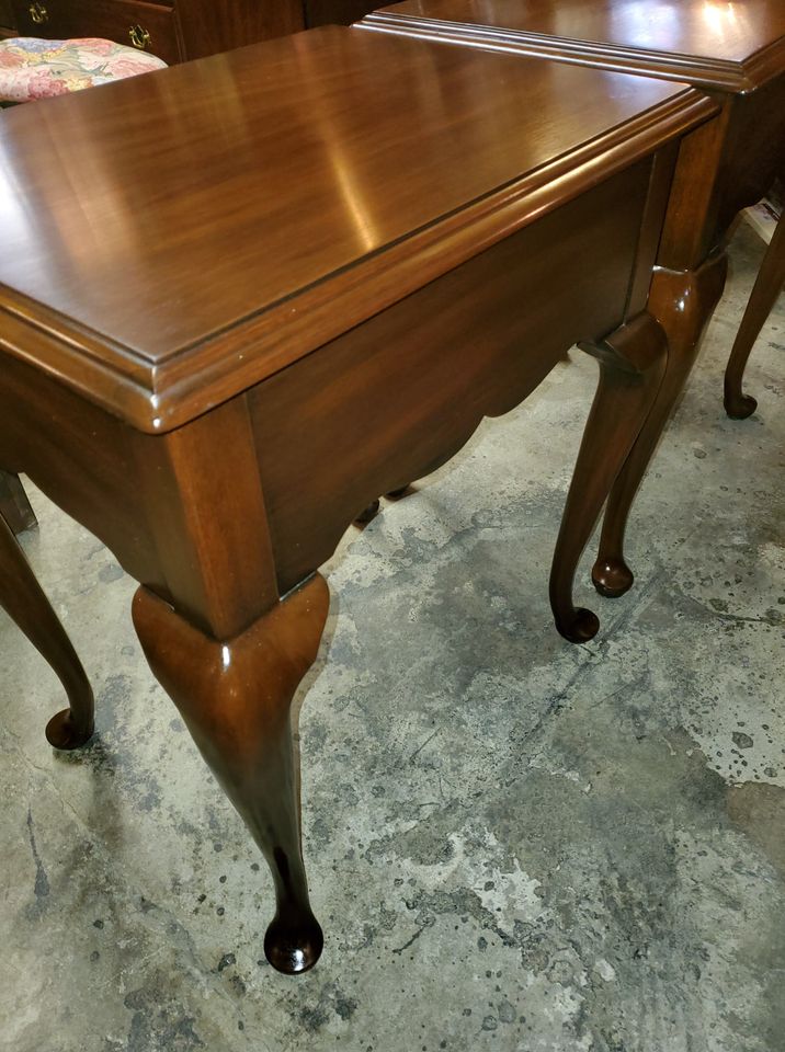 2 Henkel Harris Mahogany Bedside table / nightstands - Beautiful - Long ...